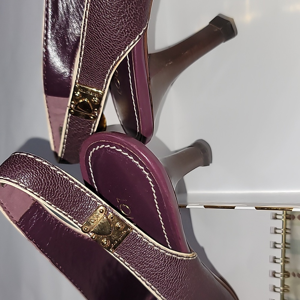 Genuine Louis Vuitton almost new leather formal 7.5 narrow maroon? - Picture 3 of 4